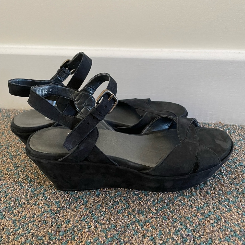 Stuart Weitzman platform sandals 7.5